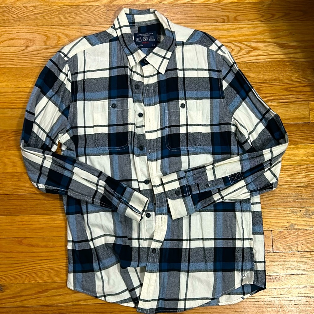 Men’s Large American Eagle Outfitters Collard Flannel Button Down Shirt.